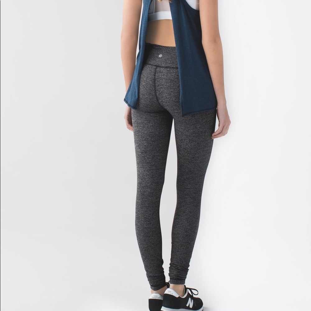 Low Rise Lululemon Leggings (Dark Herringbone)